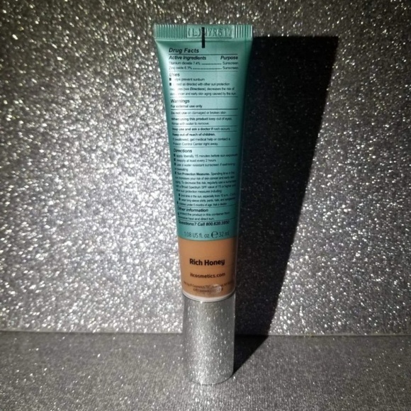 It Cosmetics Your Skin But Better Matte Foundation - Picture 4 of 8